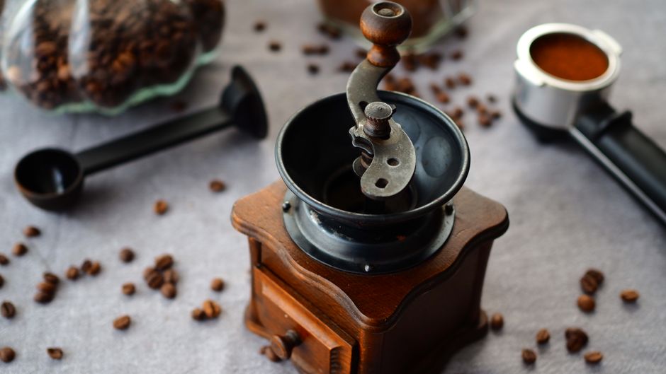 Chọn máy xay cà phê: lưỡi dao hay cối xay (burr)?